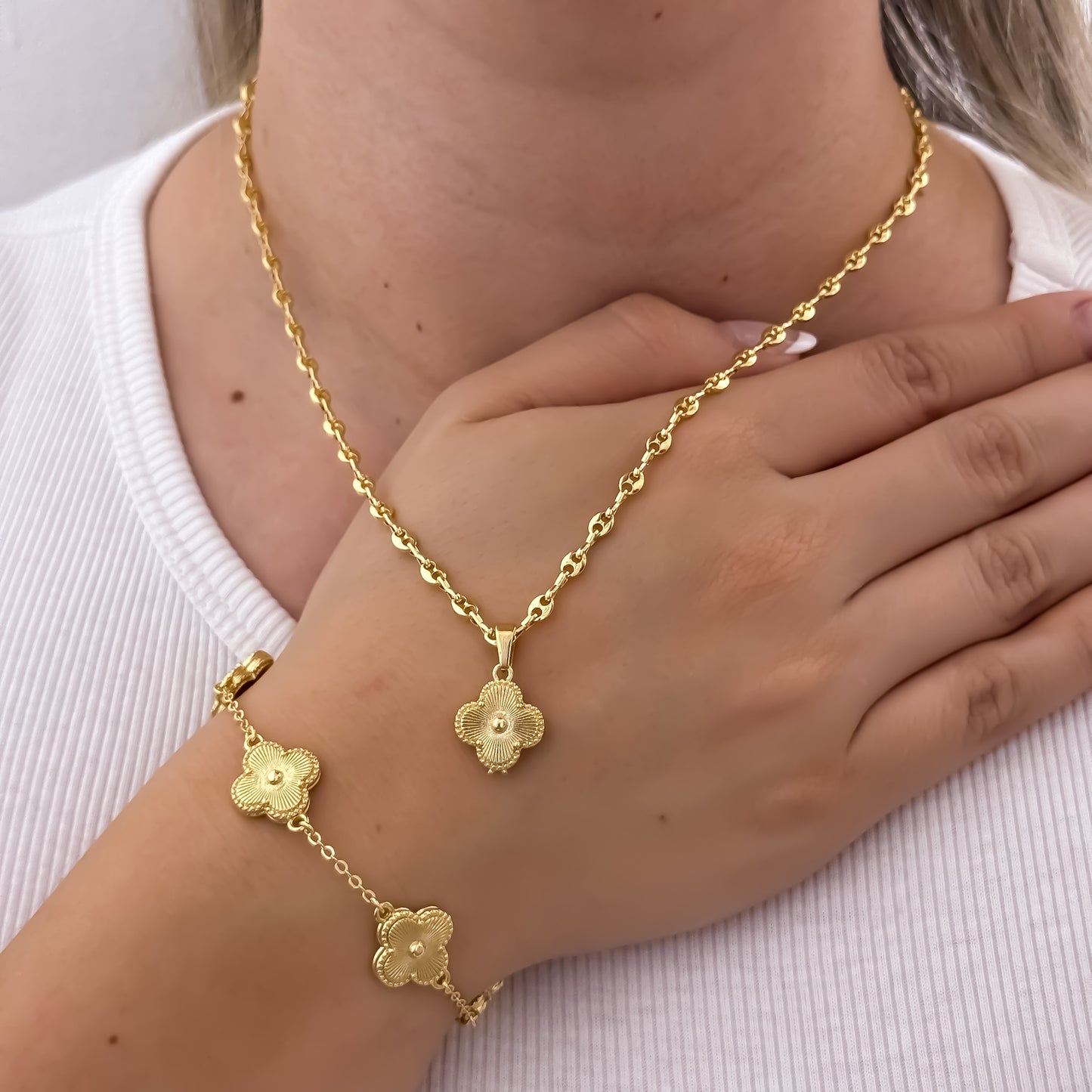 Cadena Tejido Gucci de Dama de 45cm de 3mm + Dije de Van Cleef + Pulsera Van Cleef en Oro Laminado 18k con Garantia de por vida