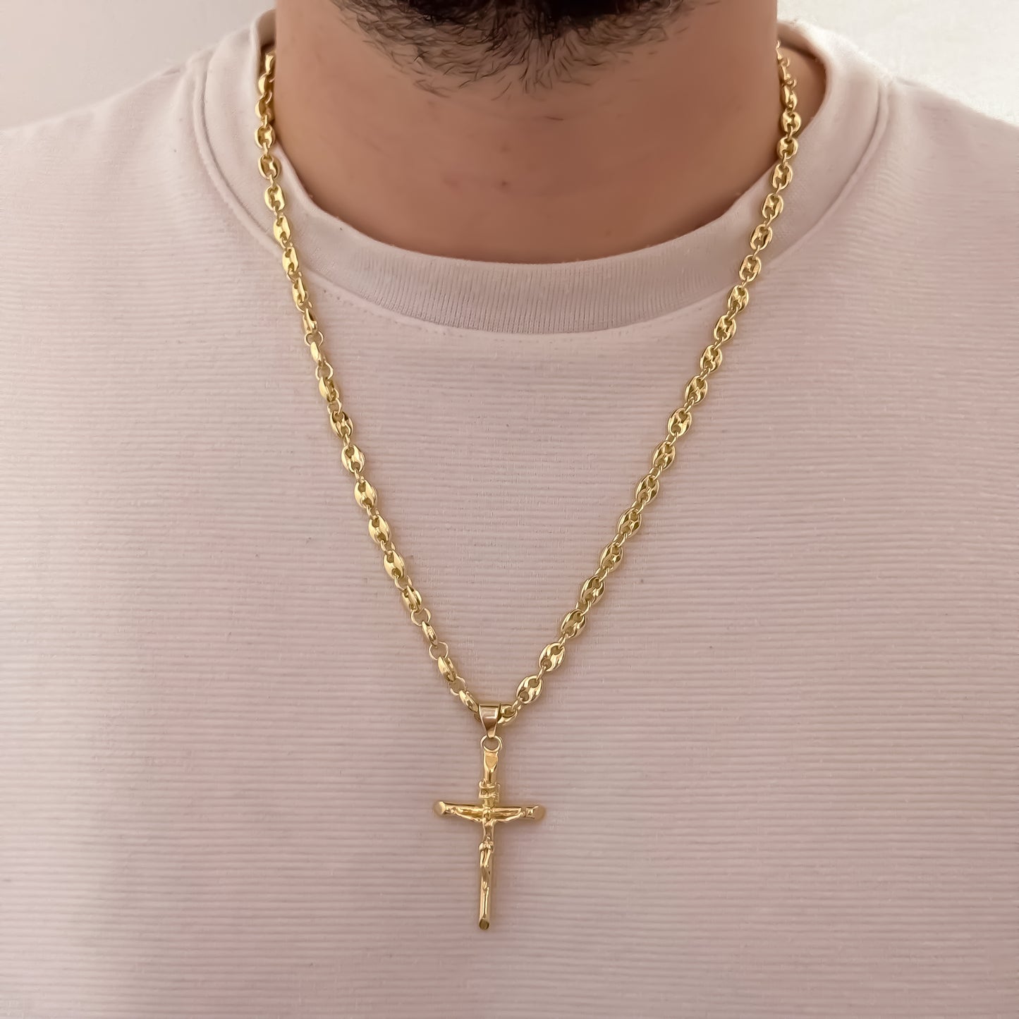 Cadena Tejido Gucci de Hombre de 62cm de 5mm + Cruz Cristo Madero Protección en Oro Laminado 18k con Garantía de por vida