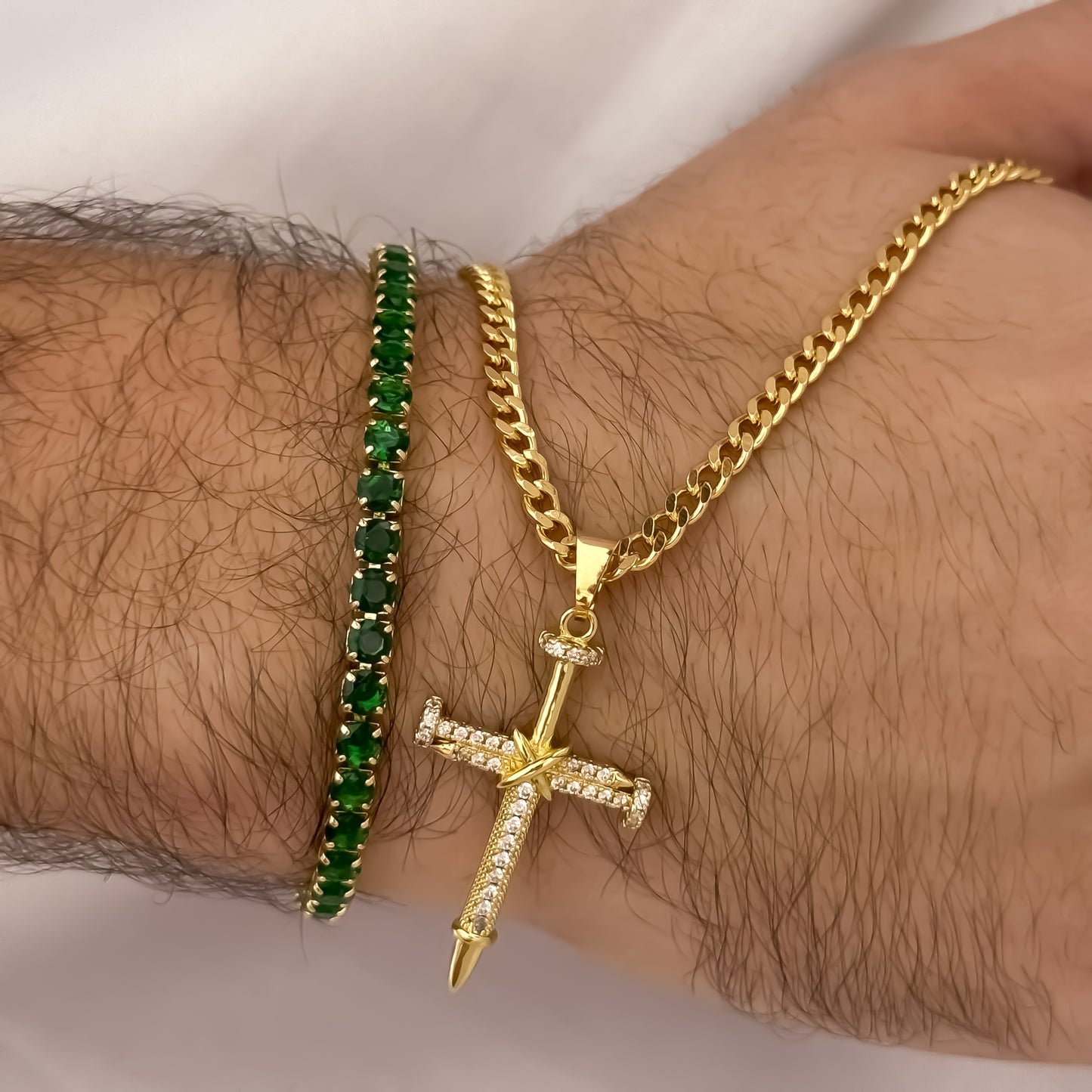 Cadena Tejido Cubana de Hombre de 60cm de 3mm + Cruz Clavo con Micro circones cristales + Pulsera Tennis Verde Esmeralda en Oro Laminado 18k con Garantia de por vida