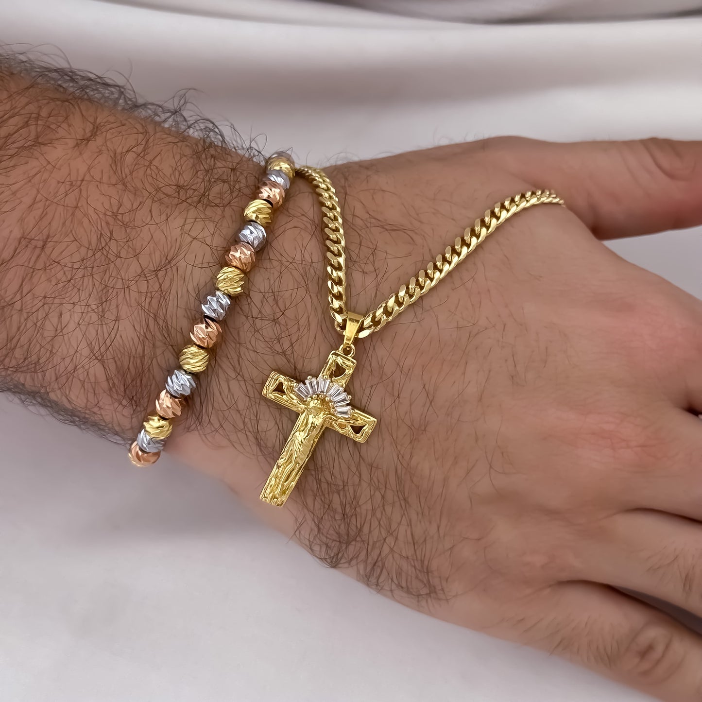 Cadena Tejido Cubana de hombre de 60cm de 3mm + Dije de Cruz Cristo Madero con Micro Circones + Pulsera de 3 Oros en Balin italiano en Oro Laminado 18k con Garantia de por vida