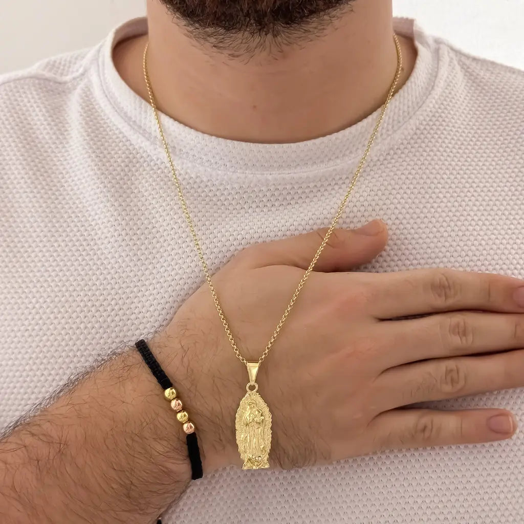 Conjunto De Caballero Con Cadena De Tejido Aros, Dije De La Virgen De Guadalupe Y Manilla De Balines Lisos Dorados Y Rosados