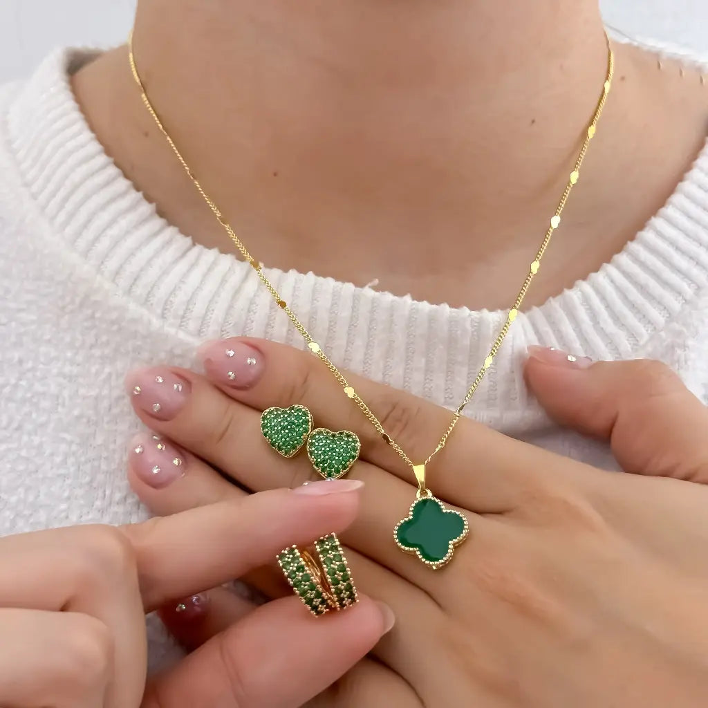 Conjunto De Dama Con Cadena De Tejido Cubana Con Corazones, Topos, Candongas Y Dije De Trébol Verde