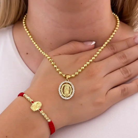 Conjunto De Dama Con Cadena De Tejido Militar Diamantada, Dije De La Virgen De Guadalupe Y Manilla Roja Con Herraje De La Virgen De Guadalupe