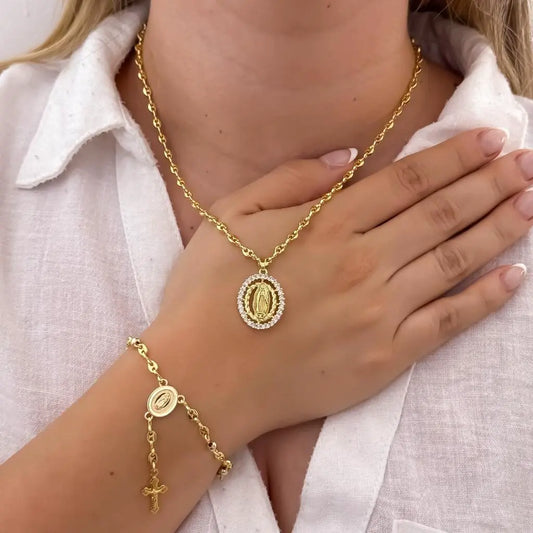 Conjunto De Dama Con Cadena Gucci, Dije De La Virgen De Guadalupe Y Denario Gucci