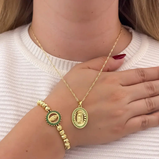 Conjunto De Dama Con Cadena Singapur, Dije Y Manilla Con Herraje De La Virgen De Guadalupe Con Piedras Verdes