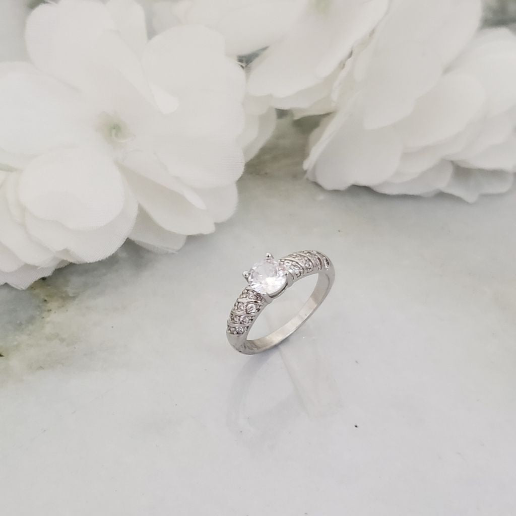 Anillo de Dama Blanco Circón de Dama + Envio Gratis