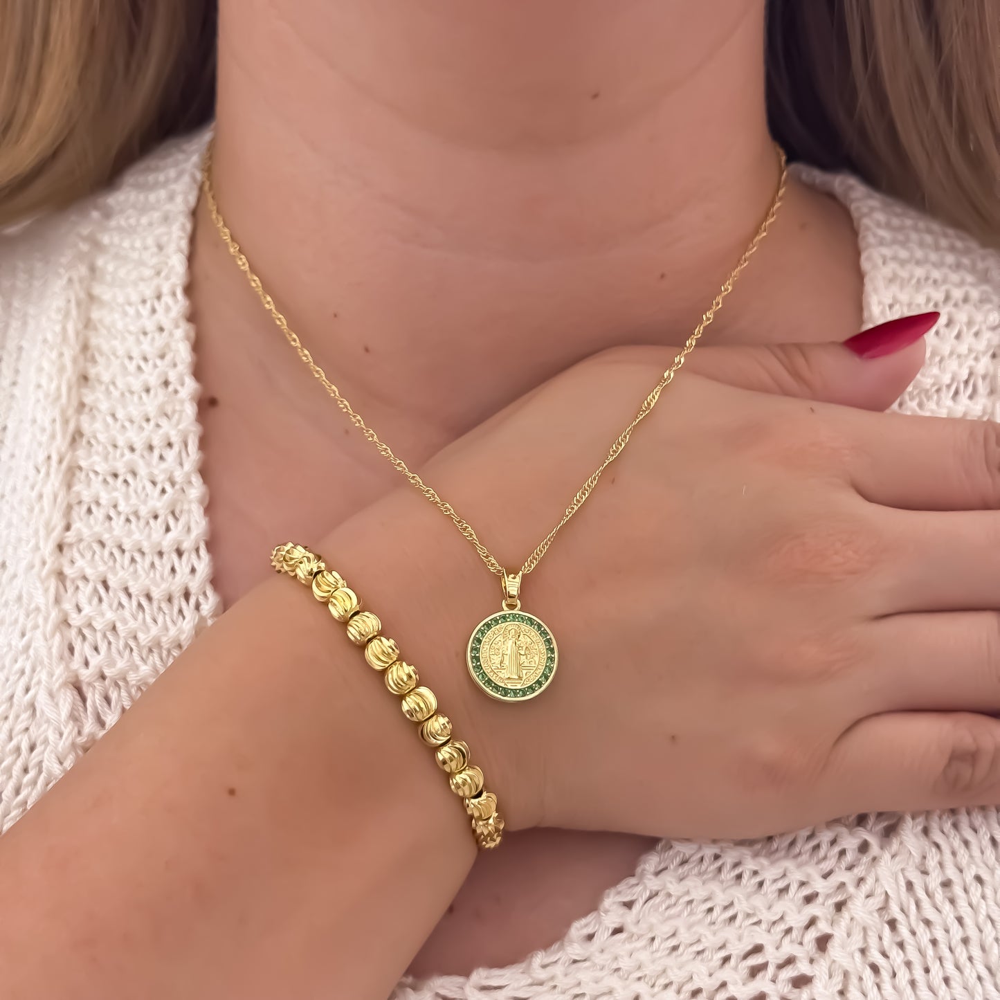 Cadena Tejido Singapur de Dama de 45cm + San Benito Protección  + Pulseras Balin Italiano de 4mm en Oro Laminado 18k