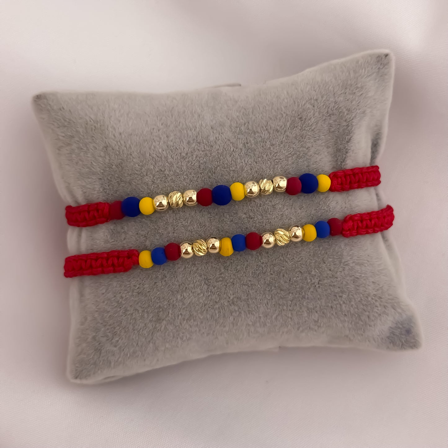 Promoción de 2 Pulseras Para Pareja de la Selección Colombia en Balin Diamantado de 6mm Con Neopreno en Oro Laminado 18k con Garantía de por vida