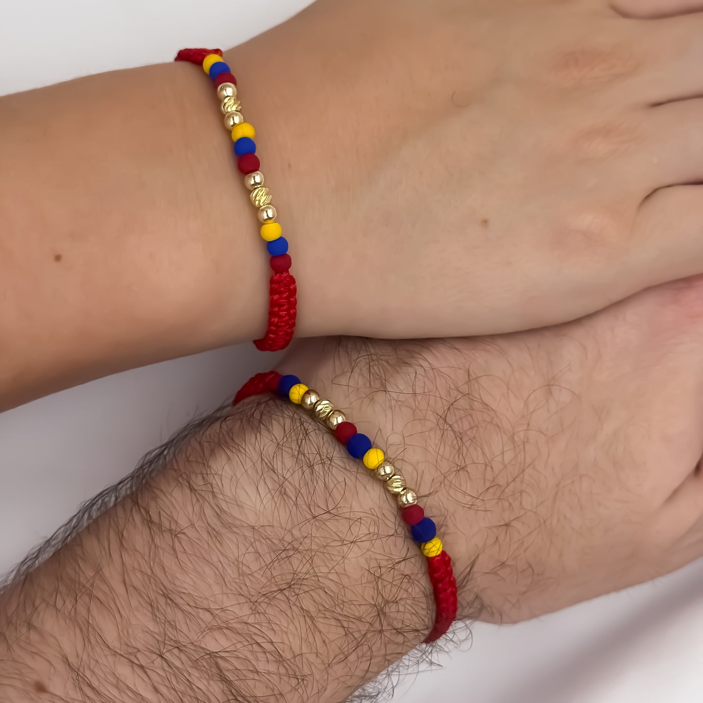 Promoción de 2 Pulseras Para Pareja de la Selección Colombia en Balin Diamantado de 6mm Con Neopreno en Oro Laminado 18k con Garantía de por vida