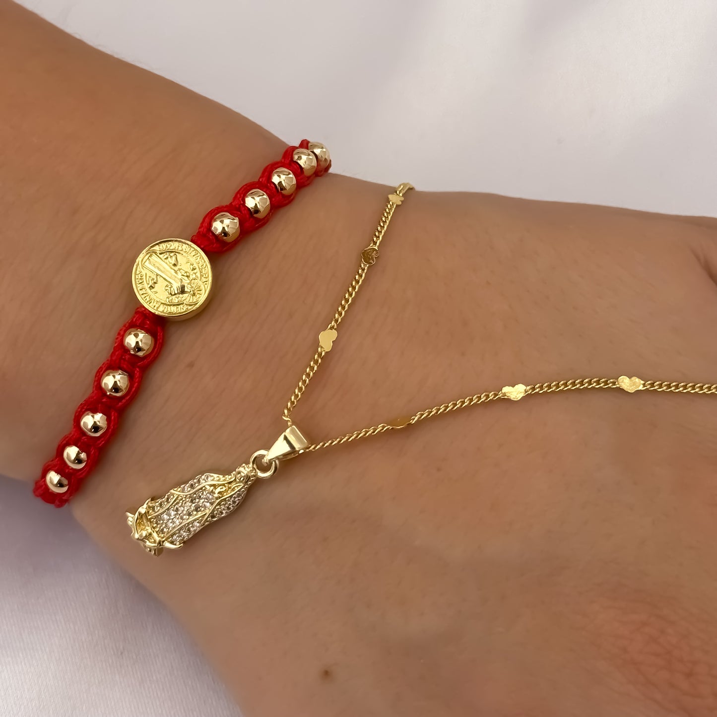Cadena Tejido Cubana de Dama de 45cm + Virgen de Guadalupe Tallada + Pulsera San Benito en Oro Laminado 18k con Garantia de por vida