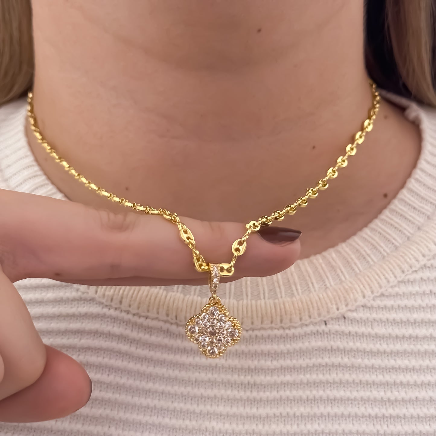Cadena Tejido Gucci de Dama de 45cm de 3mm + Van Cleef  Micro Circones Cristales en Oro Laminado 18k con Garantia de por vida