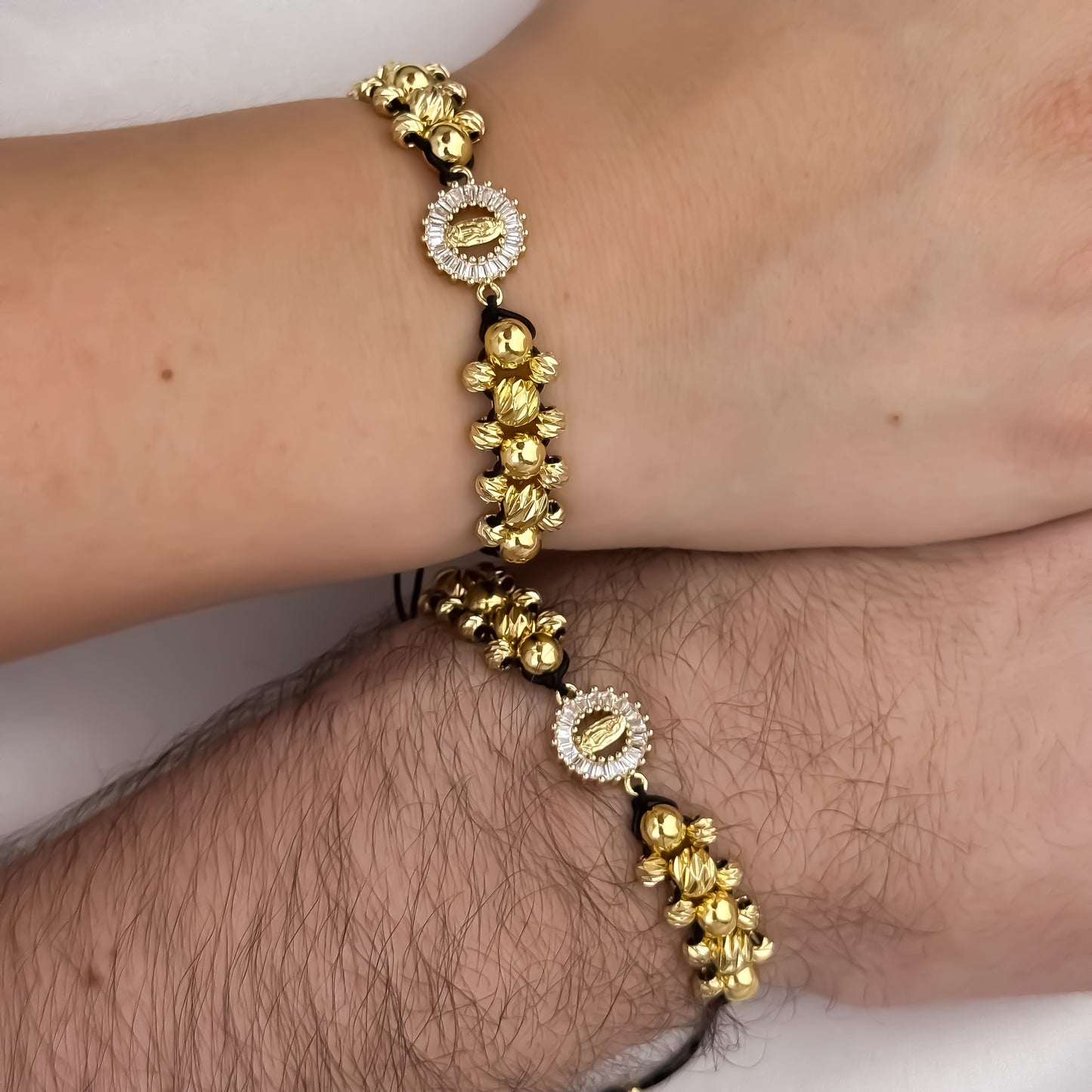 Promoción de 2 Pulseras para Parejas en Balin Italiano de 5mm en Oro  Amarillo con Medalla protectora de Virgen de Guadalupe en Oro Laminado 18k con Garantía de por vida