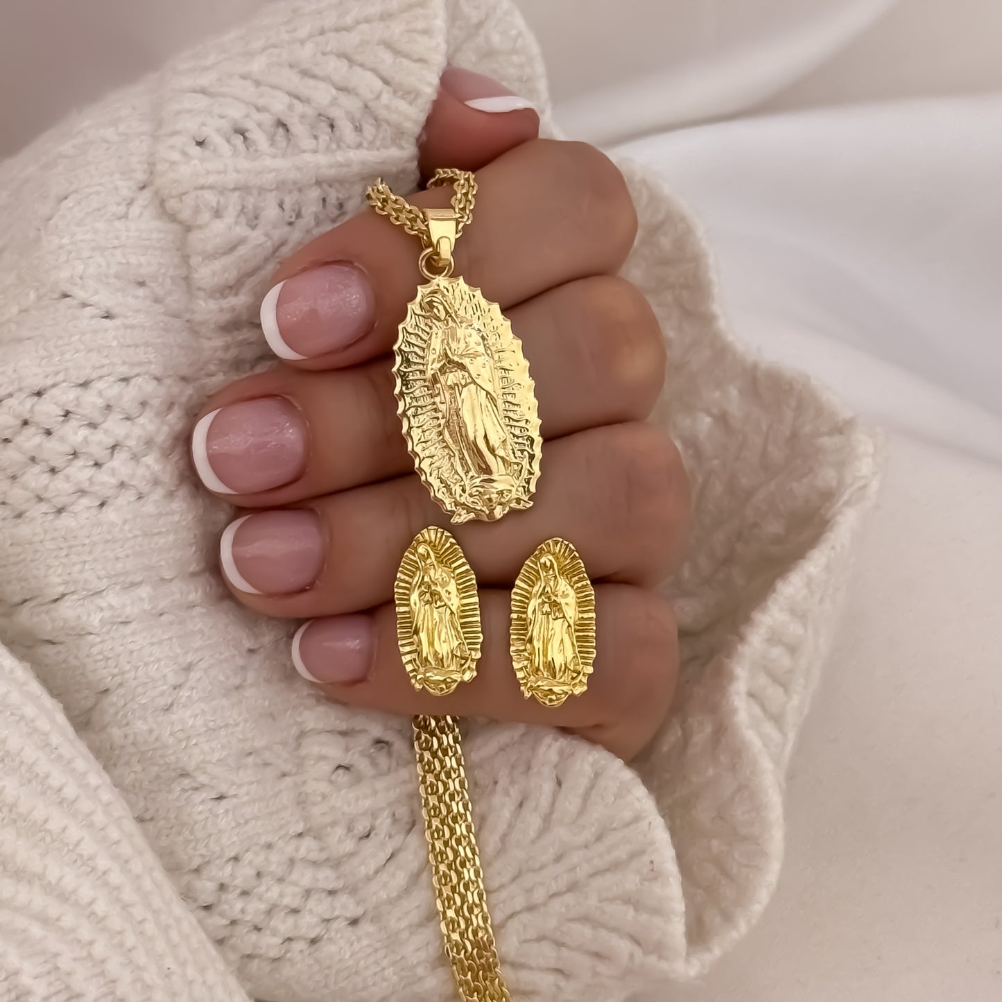 Cadena Tejido Chino de Dama de 45cm de 3mm + Virgen de Guadalupe Tallada + Topo de Virgen de Guadalupe