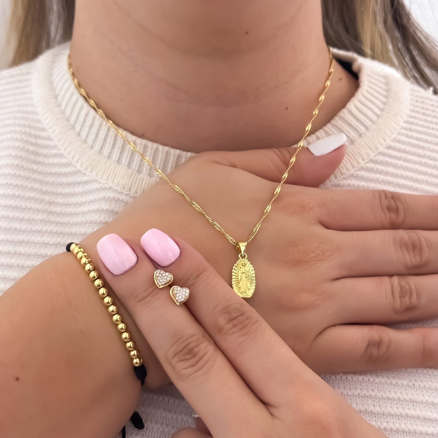 Cadena Tejido Singapur de Dama de 45cm de 2mm + Virgen de Guadalupe Tallada + Topo Corazones + Pulsera Full Balines de 4mm en Oro Laminado 18k con Garantía de por vida