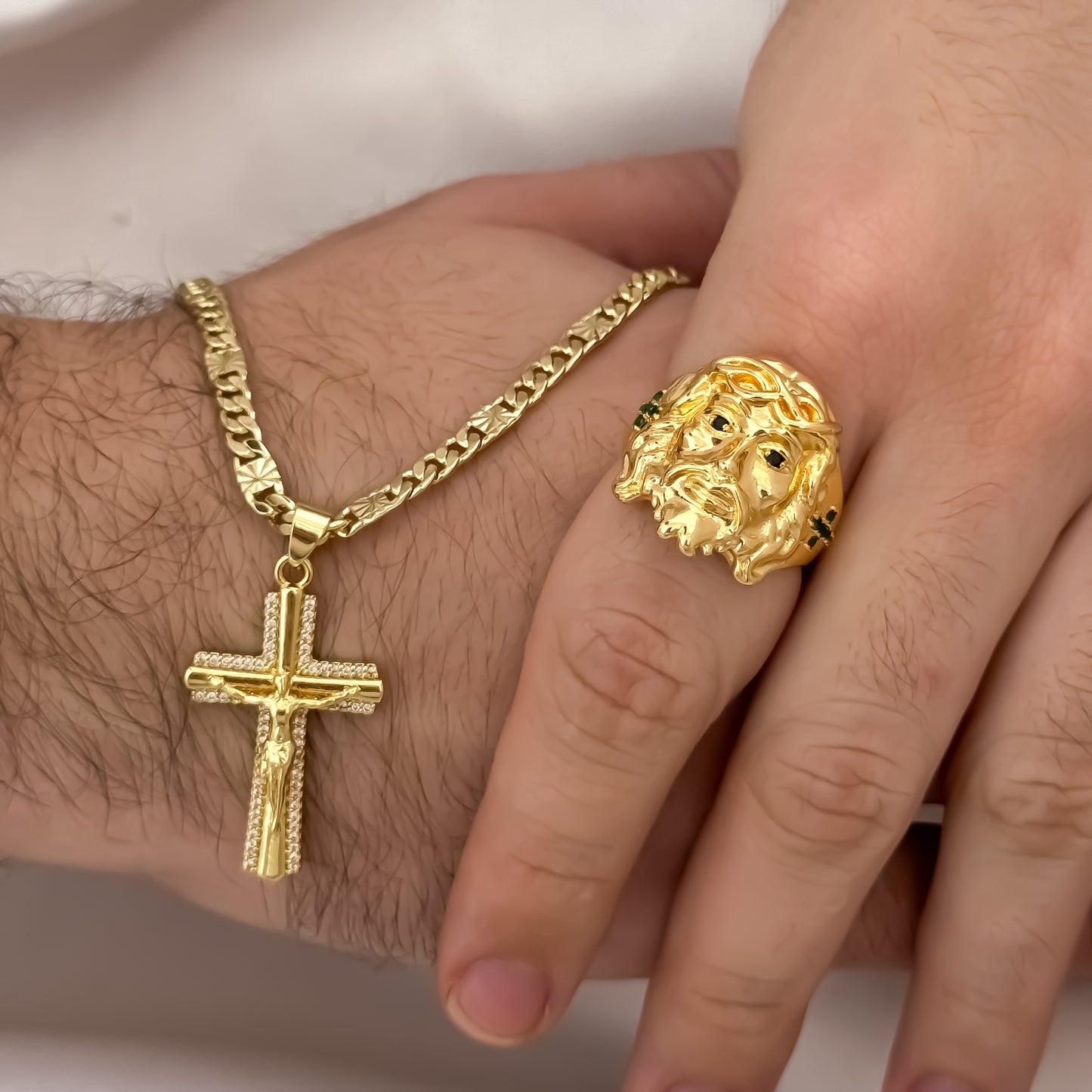 Cadena Tejido Escalera Plana de 60cm de 5mm + Cruz Cristo Madero + Anillo Rostro  de Jesús en Oro Laminado 18k con Garantía de por vida