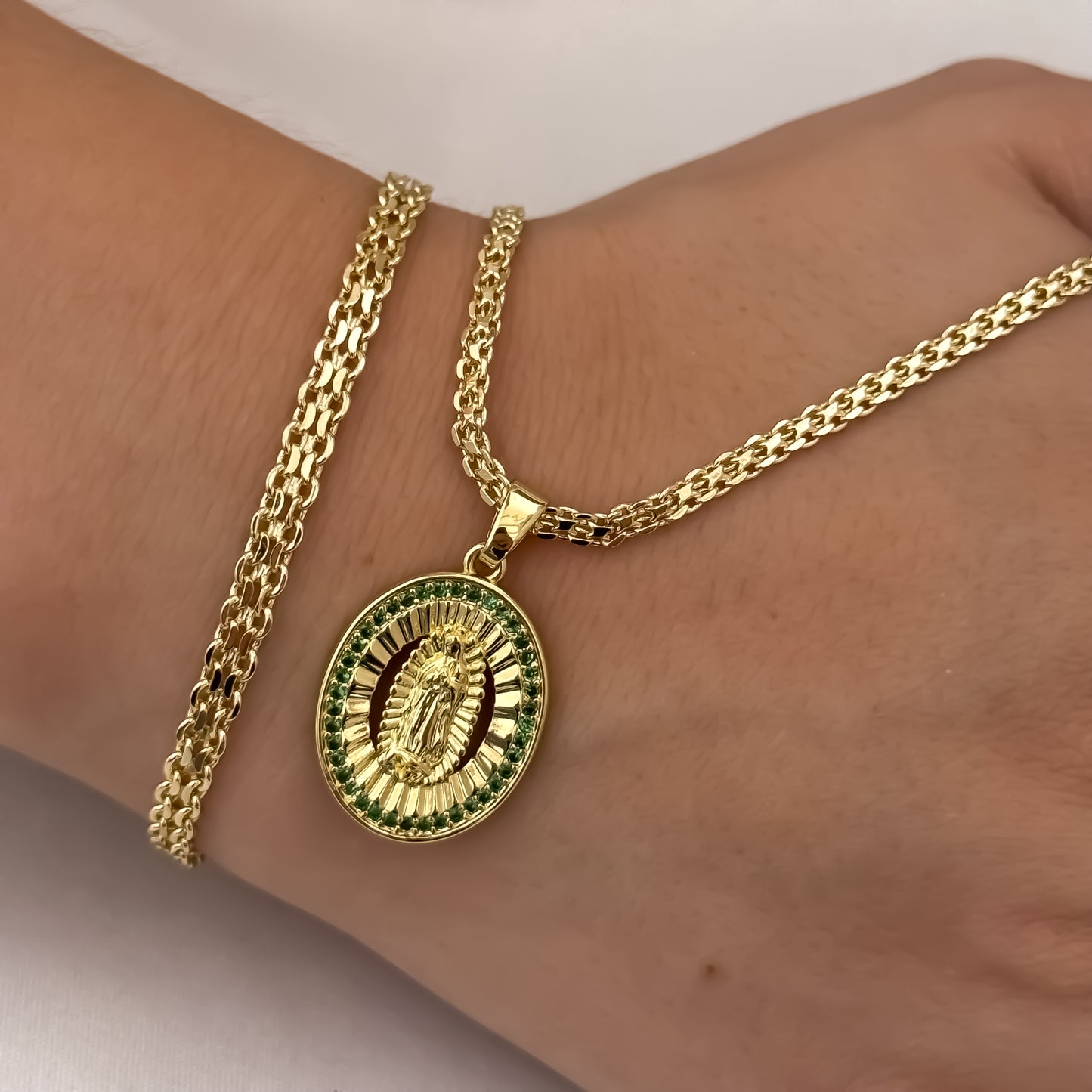 conjunto Tejido Chino de Dama de 45cm de 3mm  Cadena + Virgen Guadalupe + Pulseras de 18cm de 3mm en Oro Laminado 18k