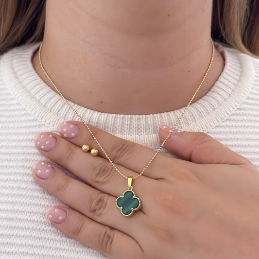 Cadena Tejido Militar de Dama de 45cm + Trebol Verde Esmeralda + Topo Balin Diamantado en Oro Laminado 18k con Garantia de por vida