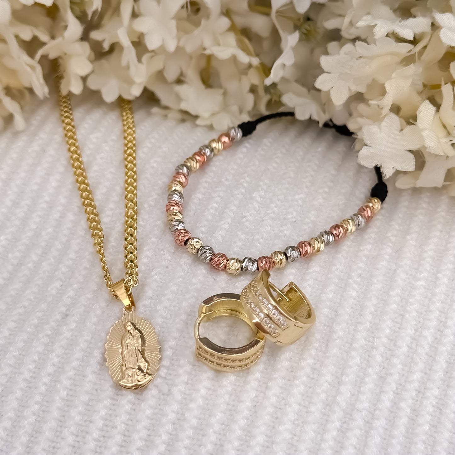 Cadena Tejido Chino de Dama de 45cm de 3mm de Grosor + Pulsera de Balin de 3 Oros en Balin Italiano + Candongas micro circones cristales en Oro Laminado 18k con garantia de por vida