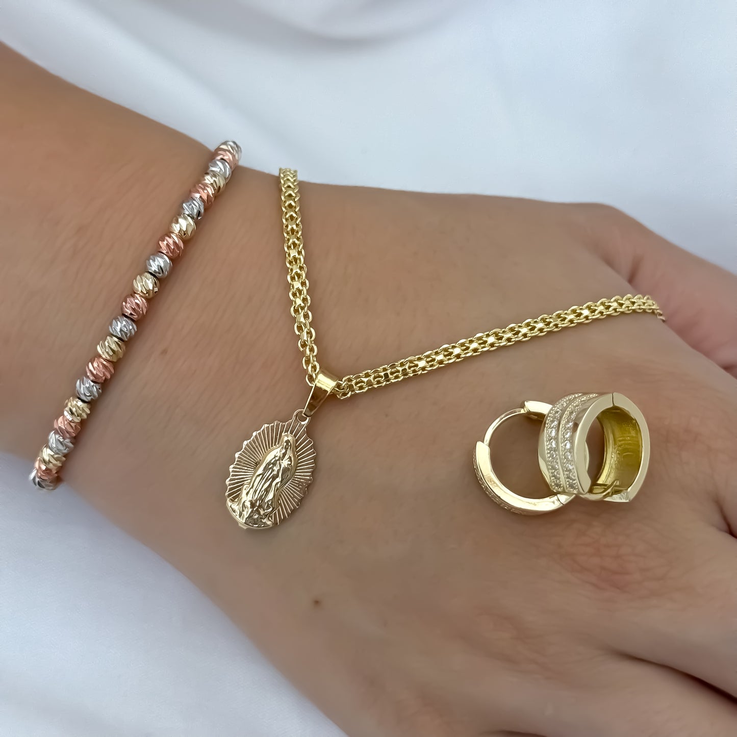 Cadena Tejido Chino de Dama de 45cm de 3mm de Grosor + Pulsera de Balin de 3 Oros en Balin Italiano + Candongas micro circones cristales en Oro Laminado 18k con garantia de por vida