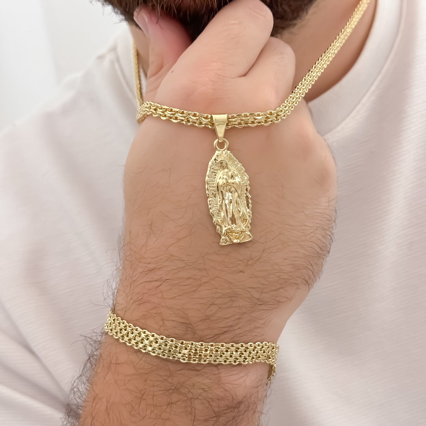 Cadena Tejido Chino de Hombre de 60cm de 4mm + Virgen de Guadalupe Tallada + Pulsera Chino Gruesa de 22cm de 5mm en Oro Laminado 18k con Garantia de por vida