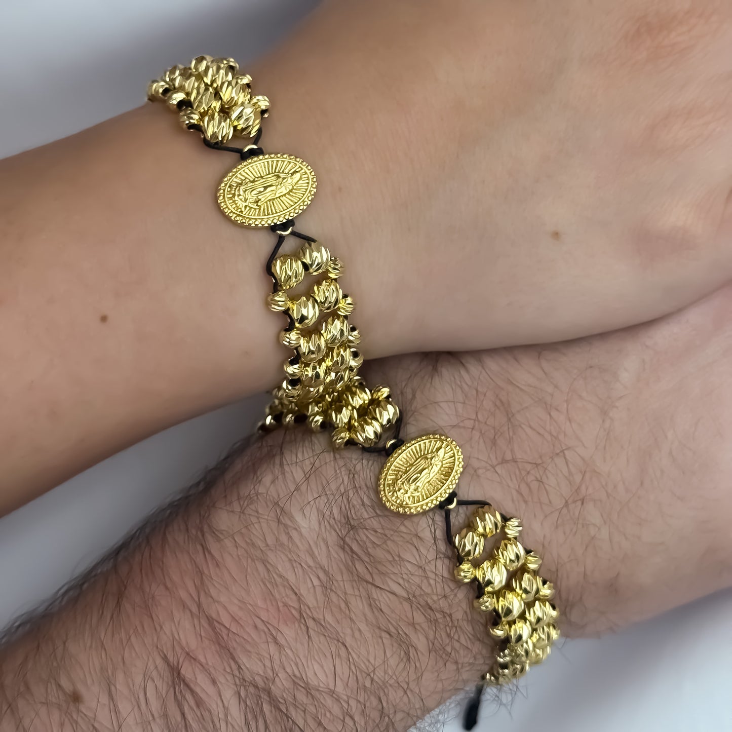 Promoción de 2 Pulseras para Parejas Cuatro Carriles  en Balin Italiano de 6mm con Amuleto protector de Virgen de Guadalupe en Oro Laminado 18k con Garantía de por vida