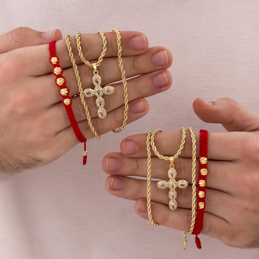 Promoción de Cadenas para Parejas en Tejido Singapur de hombre de 60cm de 3nn + Dama de 45cm de 3mm + Cruz Micro Circones Cristales + 2 Pulsera Rojas en Hilos de Amor en Balin Italiano en Oro Laminado 18k con Garantia de por vida