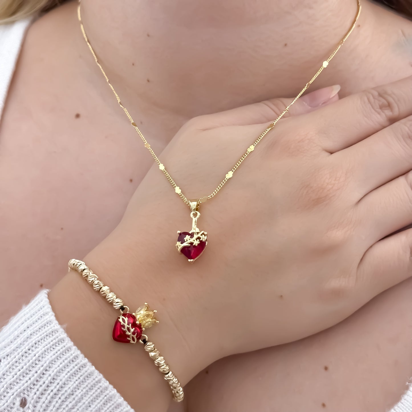 Cadena Tejido Cubana de Dama de 45cm + Virgen de Guadalupe Tallada + Pulsera de Corazon de Jesús Balin Italiano de 4mm en Oro  Laminado 18k con Garantia de por vida
