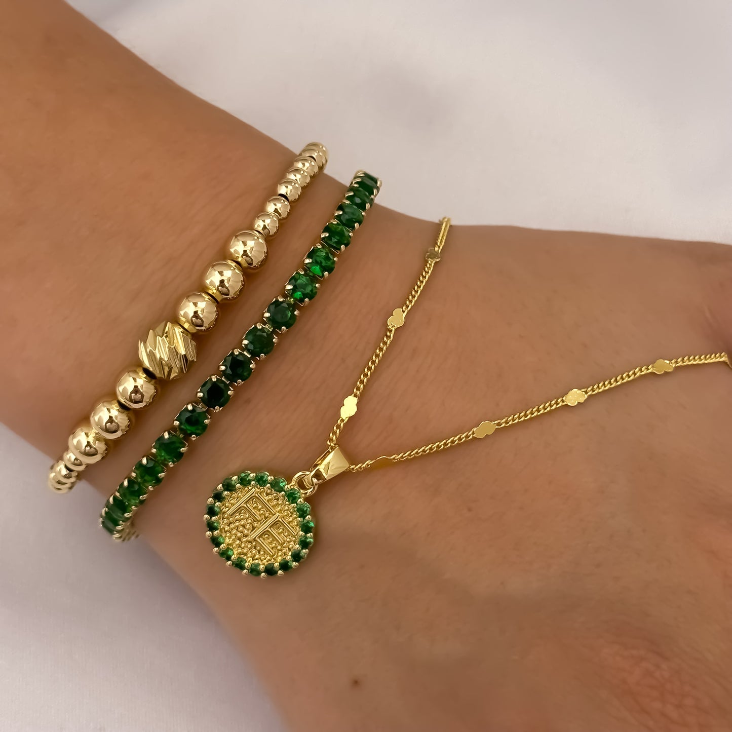 Juego para Dama de Cadena Cubana de 45cm + Dije de Fe + Pulseras Verde Esmeralda + Pulsera Full Balines de 4mm en Oro Laminado 18k